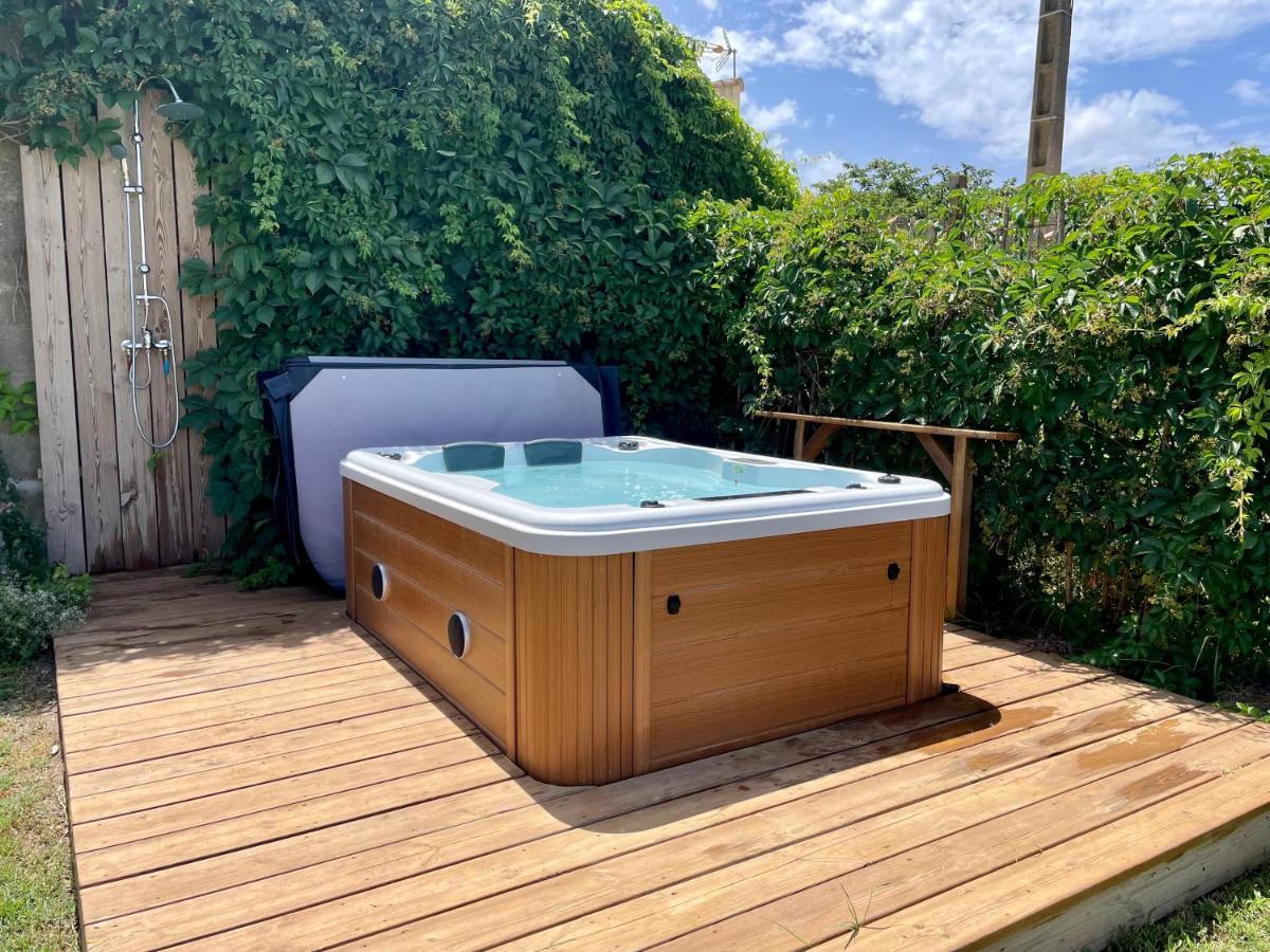 Myinsolite - Tiny-House, Jacuzzi, Brasero, Piscine Aigues-Mortes Εξωτερικό φωτογραφία