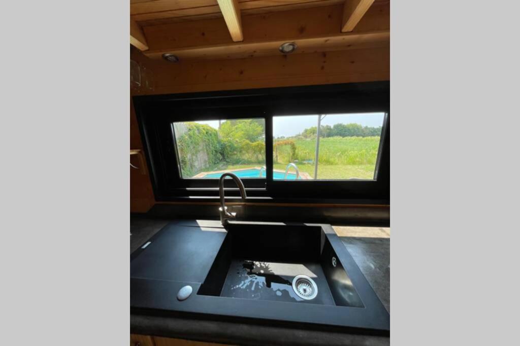 Myinsolite - Tiny-House, Jacuzzi, Brasero, Piscine Aigues-Mortes Εξωτερικό φωτογραφία