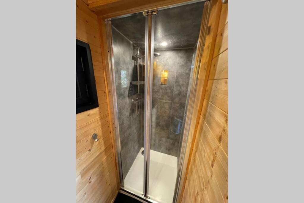 Myinsolite - Tiny-House, Jacuzzi, Brasero, Piscine Aigues-Mortes Εξωτερικό φωτογραφία